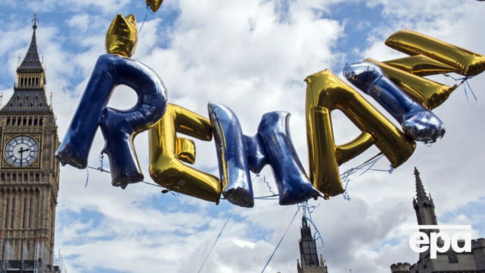 У Лондоні тисячі людей протестували через Brexit. Фоторепортаж