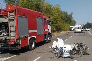 Lexus разорвало на части