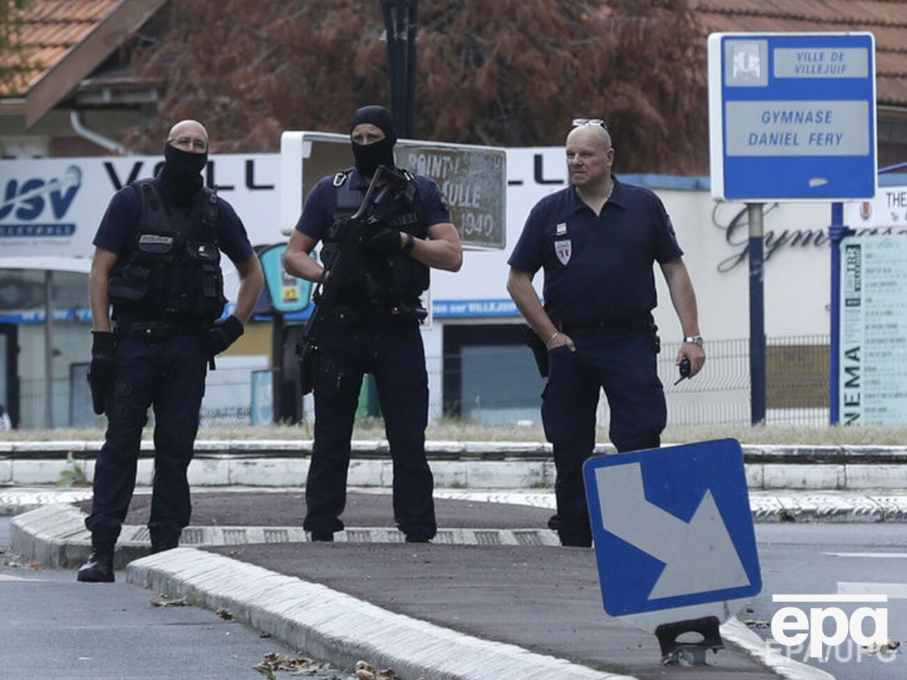 Район во Франции, где произошла стрельба, оцепили правоохранители