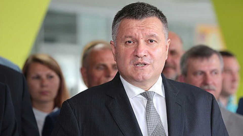 Аваков: Группа людей организовала прорыв госграницы, проведя в толпе через нее порядка 40 человек