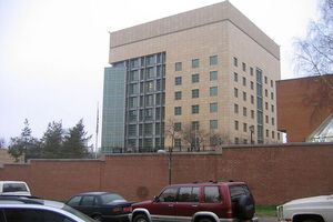 Навколо посольства США у РФ можуть прибрати спеціальні парковки для дипломатів