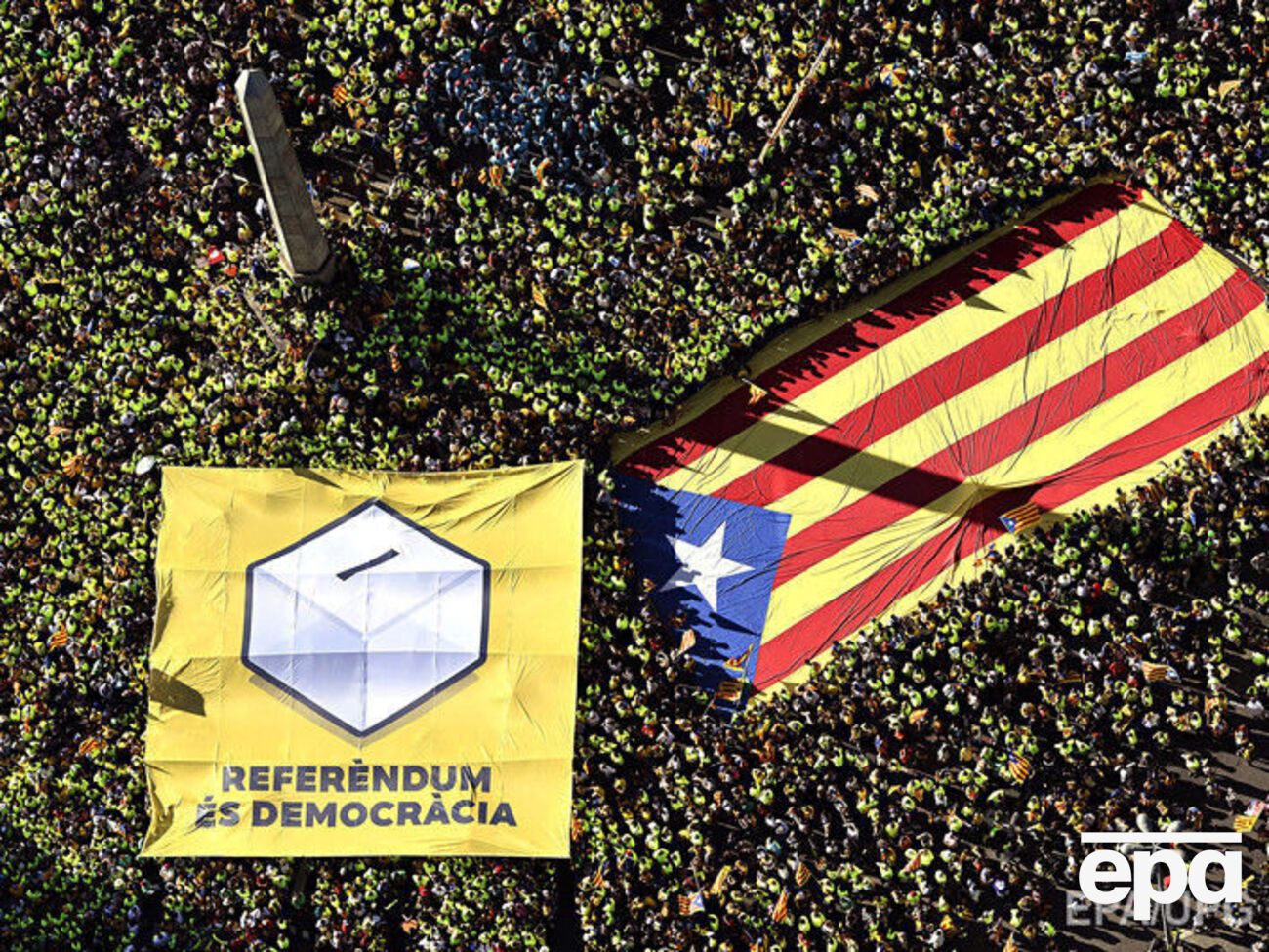 "Референдум&nbsp;&ndash; это демократия", заявляли участники марша