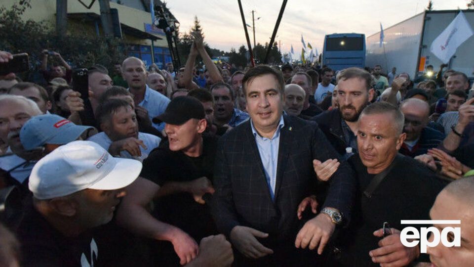 Украинские власти могут решить арестовать Саакашвили, так как его паспорт аннулирован, отмечает Reuters