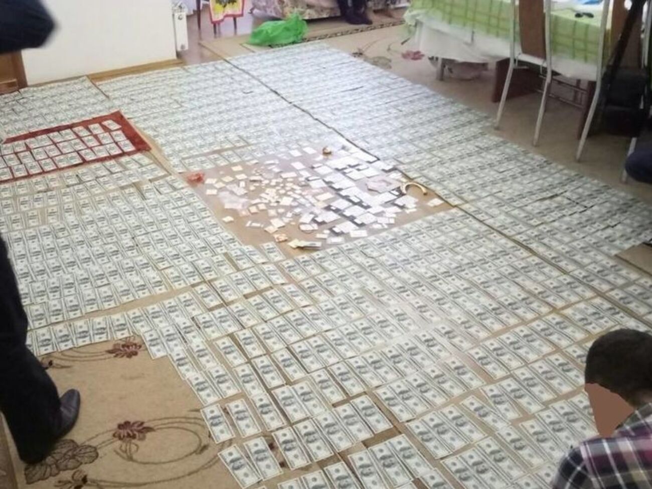 У одного из бывших руководителей МВД времен Януковича изъяли более $200 тыс.