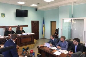 Сыну нардепа (крайний справа) запретили на два месяца управлять авто