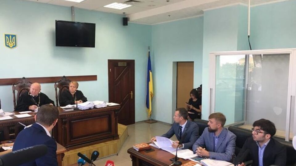 Сыну нардепа (крайний справа) запретили на два месяца управлять авто