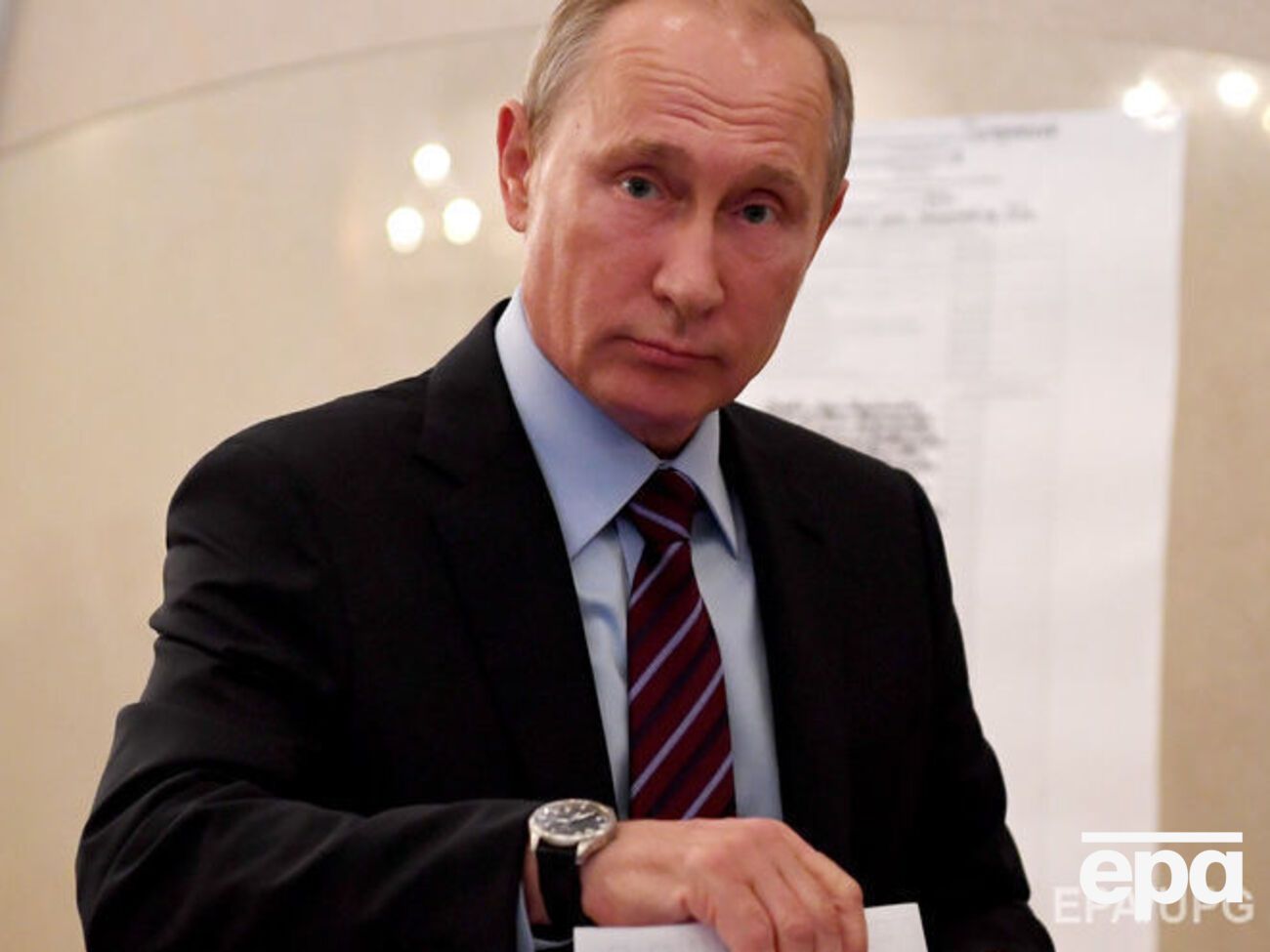 В адміністрації президента Росії чекають, коли Путін сам заявить про рішення балотуватися на черговий строк, заявив Пєсков