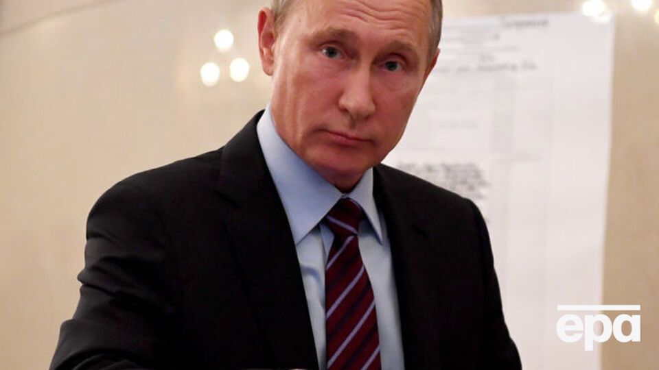 В адміністрації президента Росії чекають, коли Путін сам заявить про рішення балотуватися на черговий строк, заявив Пєсков