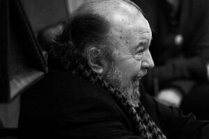 Голл помер у клініці Університетського коледжу Лондона