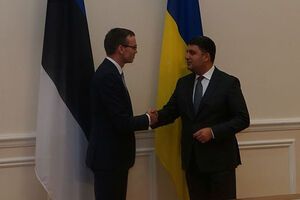 Миксер встретился с Гройсманом в Киеве