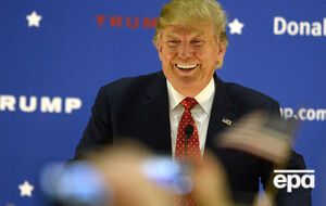 Призывы в Facebook к манифестациям против приезда в Штаты иностранцев совпадали с антииммигрантскими выступлениями Трампа, пишет The Daily Beast