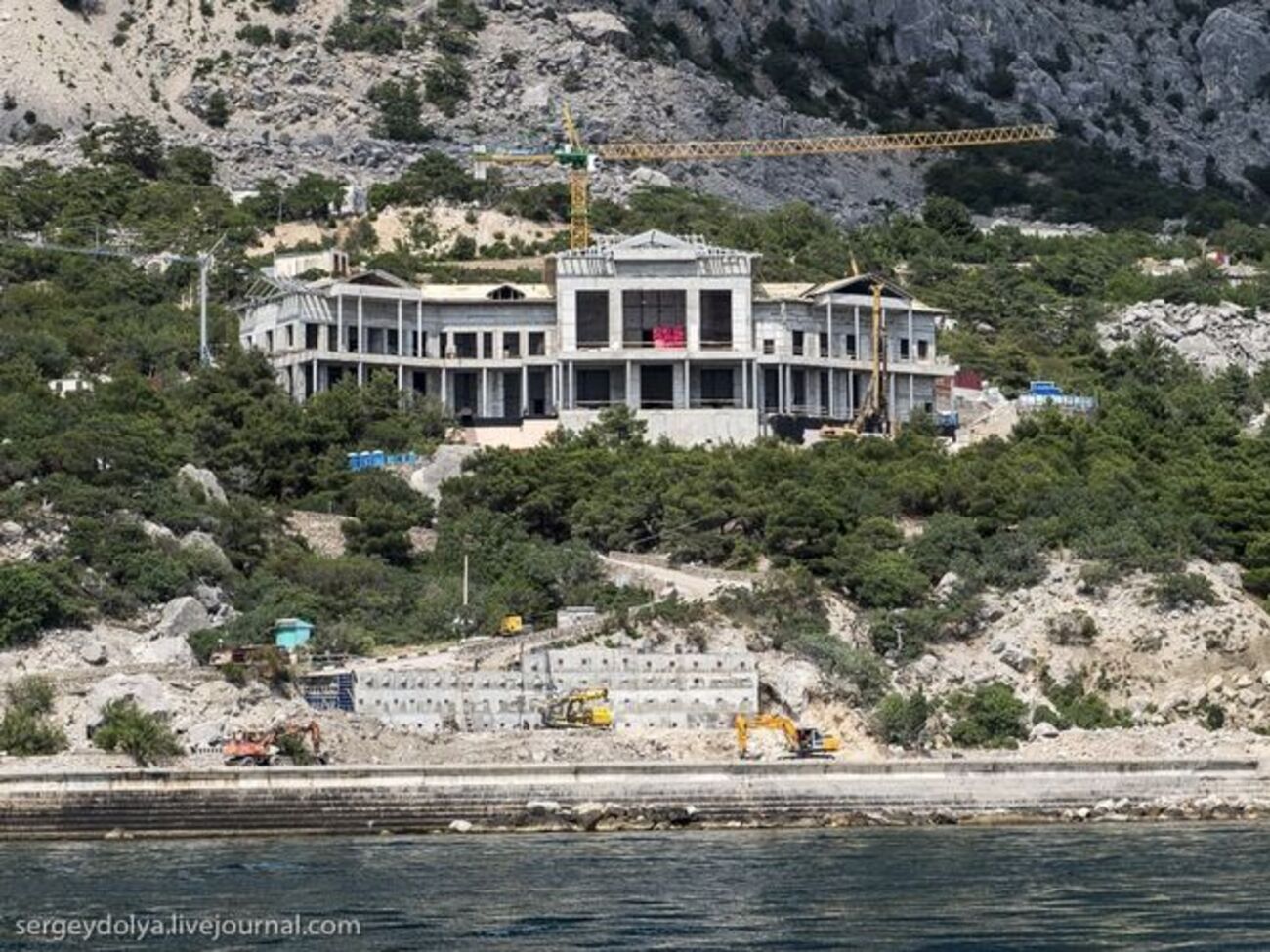 Главное здание резиденции в Крыму практически достроили