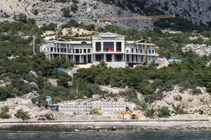 Главное здание резиденции в Крыму практически достроили