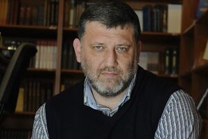 Коли відкривали знак "Останньої адреси", 84-річна дочка людини, чиє ім'я було на табличці, розповіла, чому залишилася живою