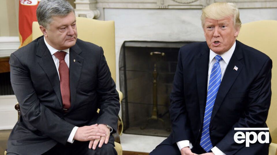 Порошенко сообщил, что в Украину доставили уголь, о поставках которого он говорил с Трампом