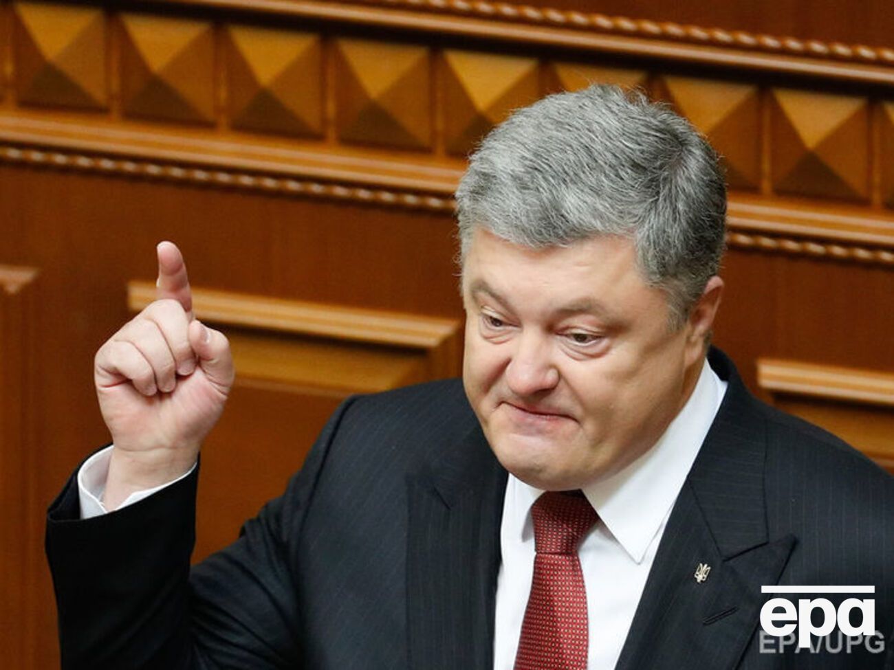Порошенко:&nbsp;За примерно одинаковые суммы мы обеспечиваем войско на более высоком уровне