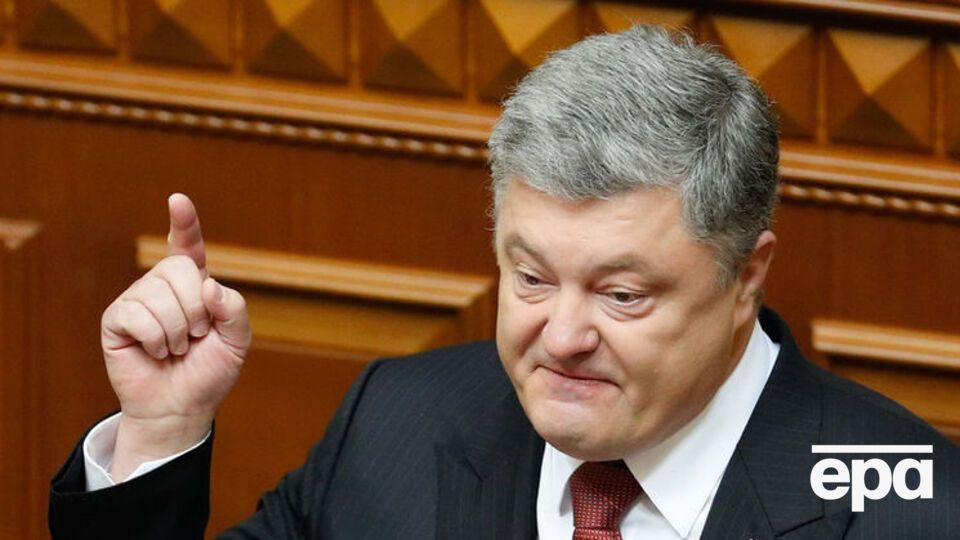 Порошенко: За примерно одинаковые суммы мы обеспечиваем войско на более высоком уровне