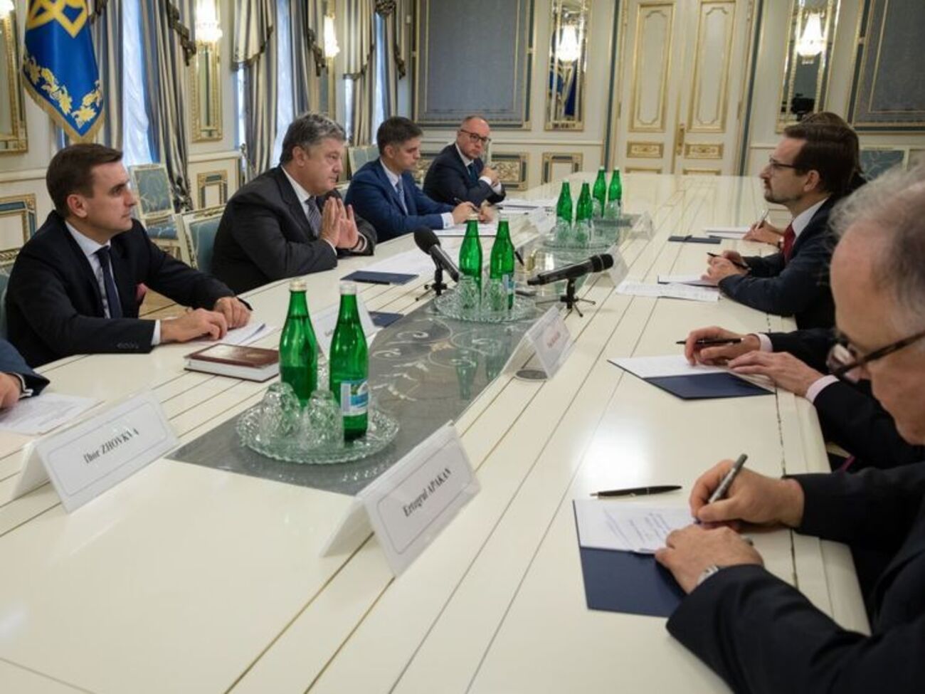 Порошенко встретил Гремингера в Киеве