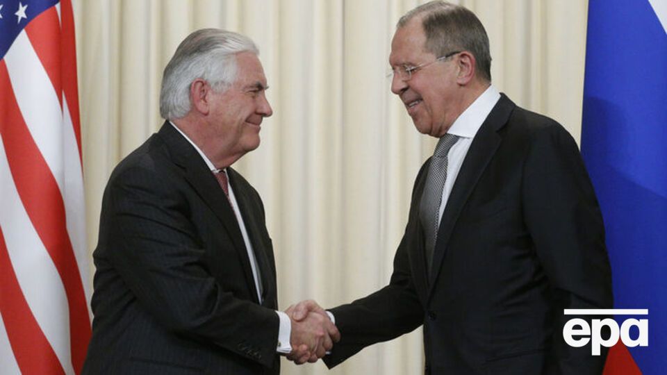 Россия не намерена продавать дипсобственность в США. Соответствующее предложение озвучивал Тиллерсон Лаврову, пишет "Коммерсантъ"