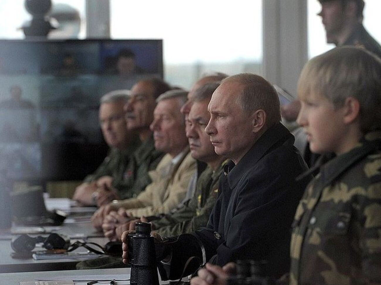 Путин посещал учения "Запад" в 2013 году