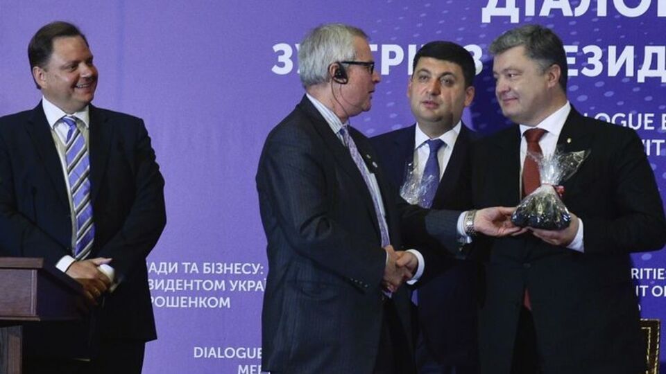 У Порошенко и Гройсмана теперь есть немного угля