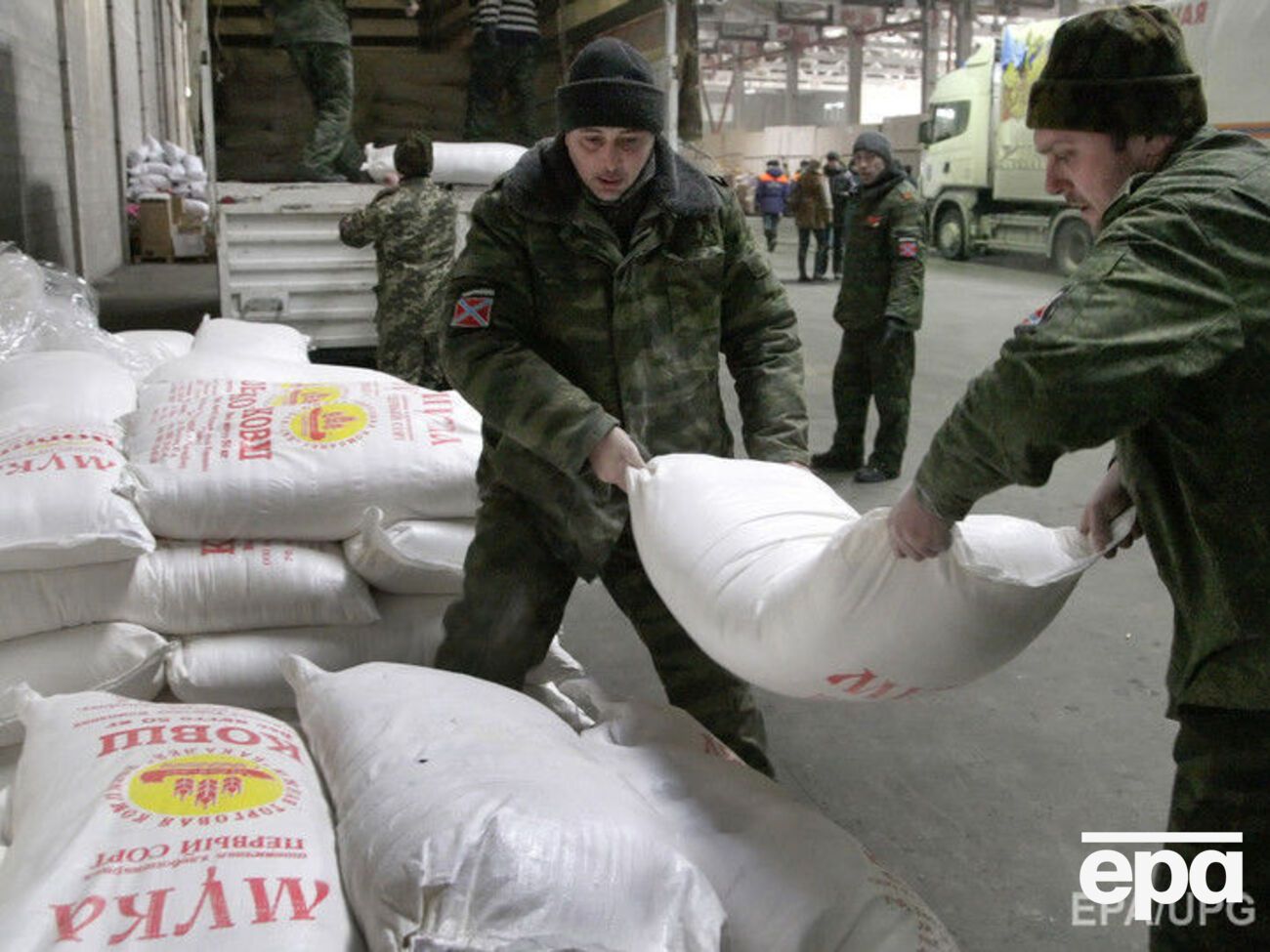 Гуманитарную помощь на Донбасс возить не будут, сообщает РБК