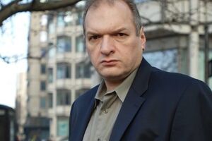 Фельштинский: Сегодняшние проблемы России связаны с недораспадом Советского Союза, еще какие-то территории должны были отпасть. А Путин эти проблемы объясняет тем, что СССР развалился