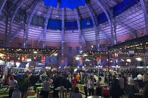 На Бессарабском рынке в Киеве открылся форум YES-2017. Фоторепортаж