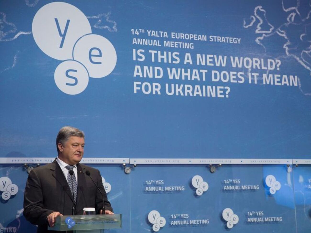 Порошенко: Революція гідності стала поштовхом до демократії