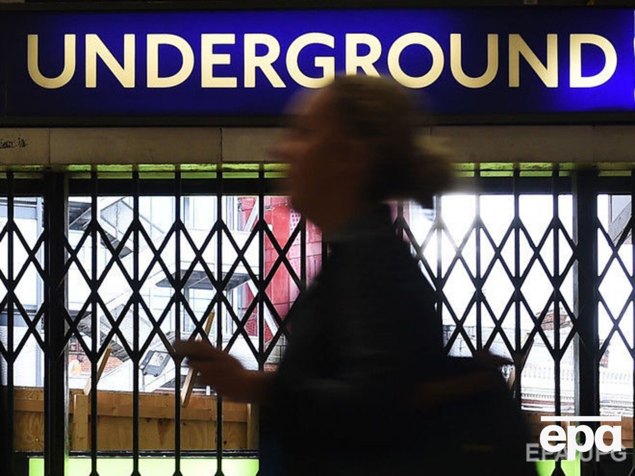 Свідки повідомляють по вибух у вагоні метро