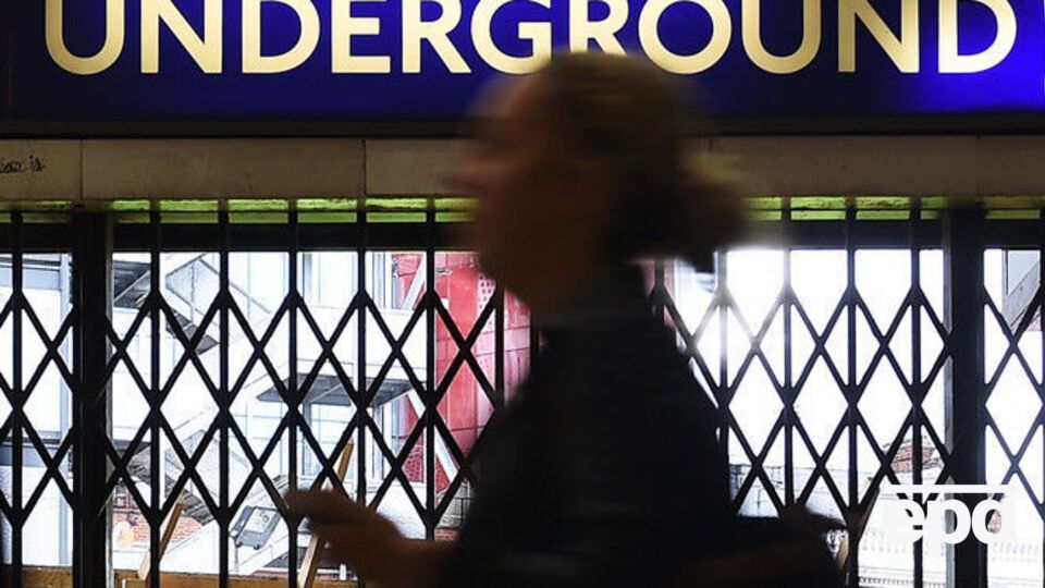 Свідки повідомляють по вибух у вагоні метро