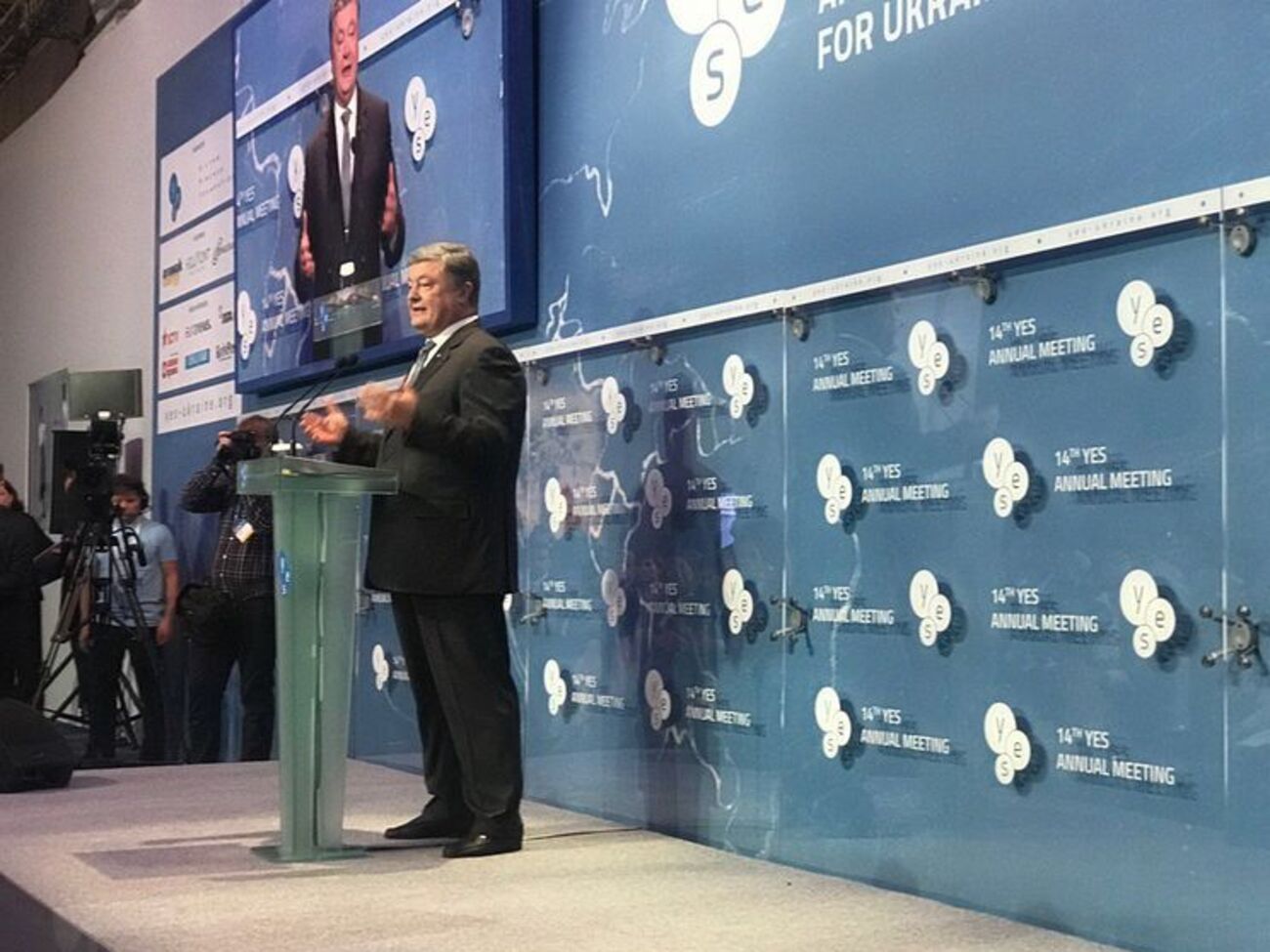 Порошенко: Наше историческое место – в объединенной европейской семье и трансатлантическом западном альянсе