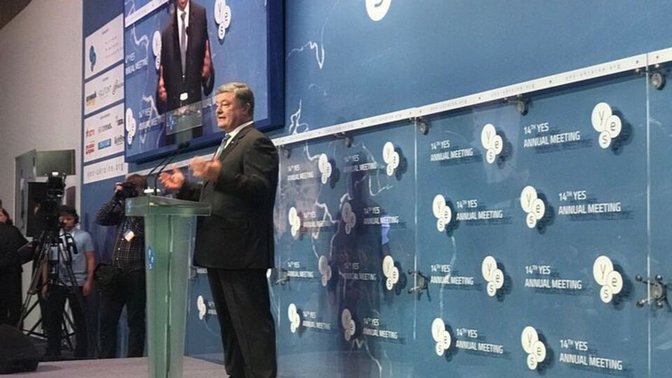 Порошенко: Наше историческое место – в объединенной европейской семье и трансатлантическом западном альянсе