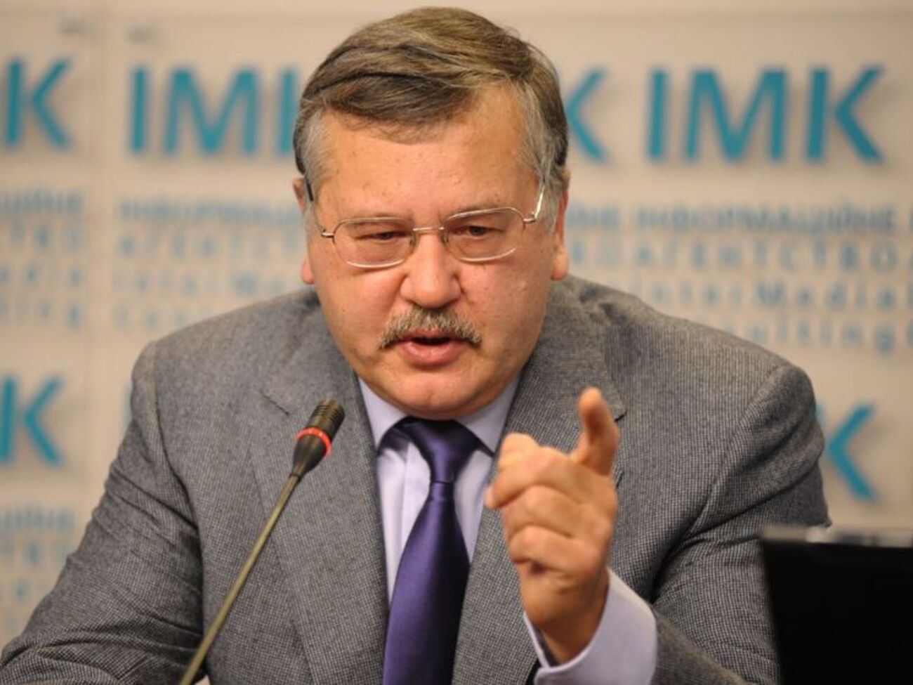 Порошенко йде шляхом Януковича, вручаючи підозри і затримуючи активістів. Кінцева зупинка відома