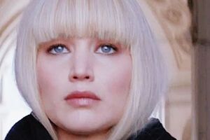 Лоуренс исполнила роль русского агента