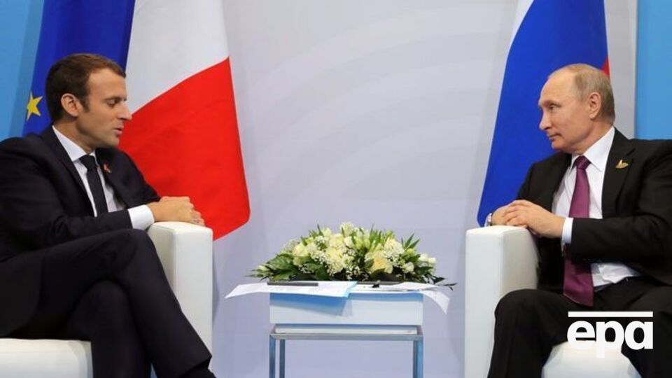 Макрон и Путин провели телефонные переговоры