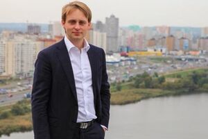 За версією слідства, у 2010–2011 роках Кримчак організував злочинну схему заволодіння трьома земельними ділянками