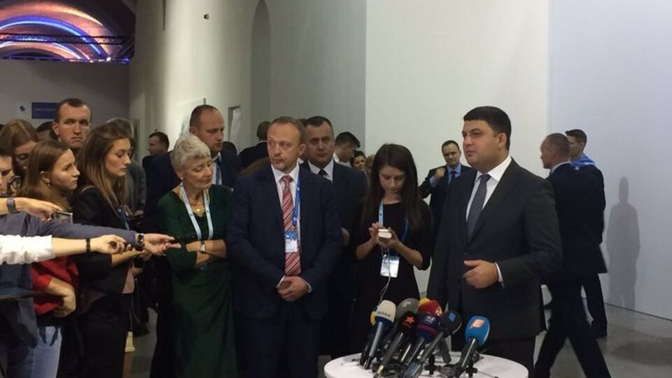 Гройсман: Ми маємо говорити про цінності, про погляди та про реальні справи