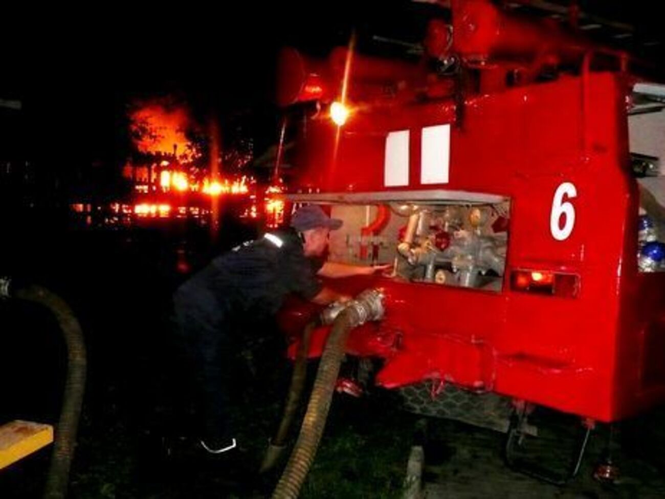 Во время пожара в детском лагере "Виктория" погибло трое детей