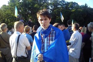 Евгений Лисичкин: Я успел подставить руку. Не успев обернуться, получил удар сзади от второго