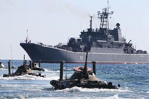 Маневры вблизи КНДР являются частью китайско-российских военно-морских учений "Морское взаимодействие-2017"