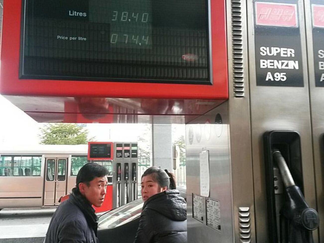 У КНДР істотно подорожчали бензин і дизельне паливо