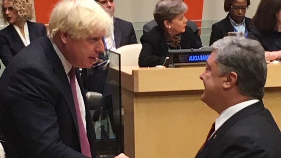 Порошенко вже зустрівся з Борисом Джонсоном