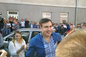 Саакашвілі прибув до суду у вишиванці