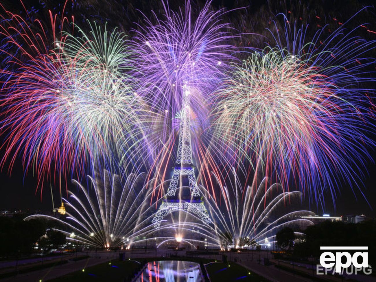 Ейфелеву вежу захистять від атак