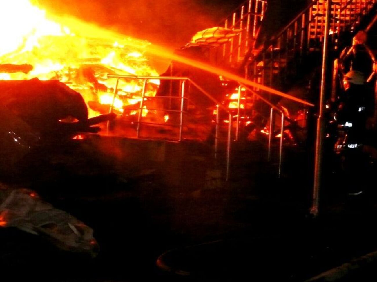 Во время пожара в лагере погибли три ребенка