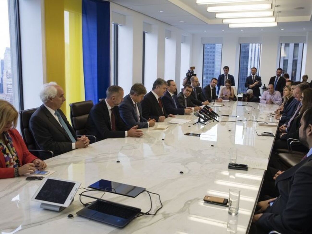 Порошенко: Каждый инвестор своим долларом голосует за успех реформ