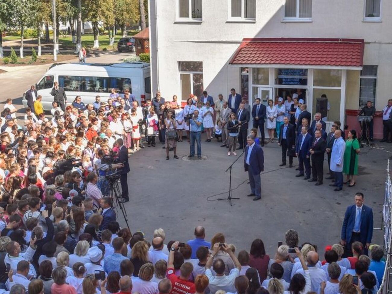 Порошенко: Мы платим очень высокую цену за замедление реформирования медицины