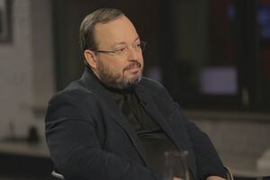 Белковский рассказал о злоупотреблении Медведевым алкоголем