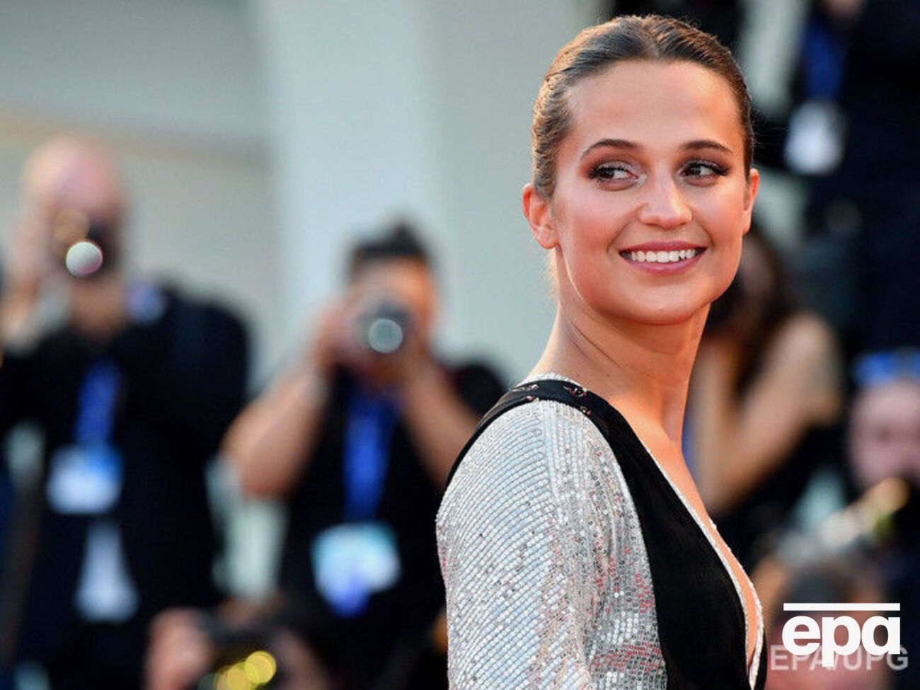 Джоли в роли Крофт сменила Викандер